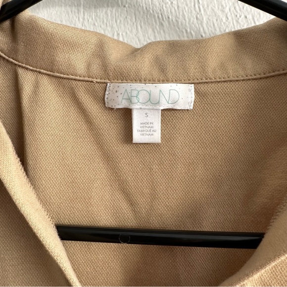 Abound Vest style Crop top - Picture 2 of 3